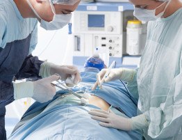 photodune-458762-medical-experts-carrying-on-surgical-operation-s